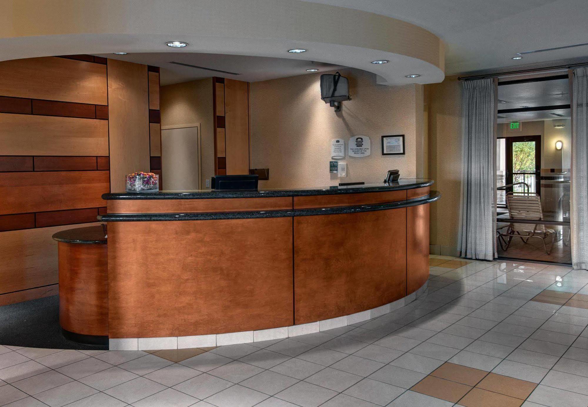 Springhill Suites By Marriott Denver Airport Interior photo